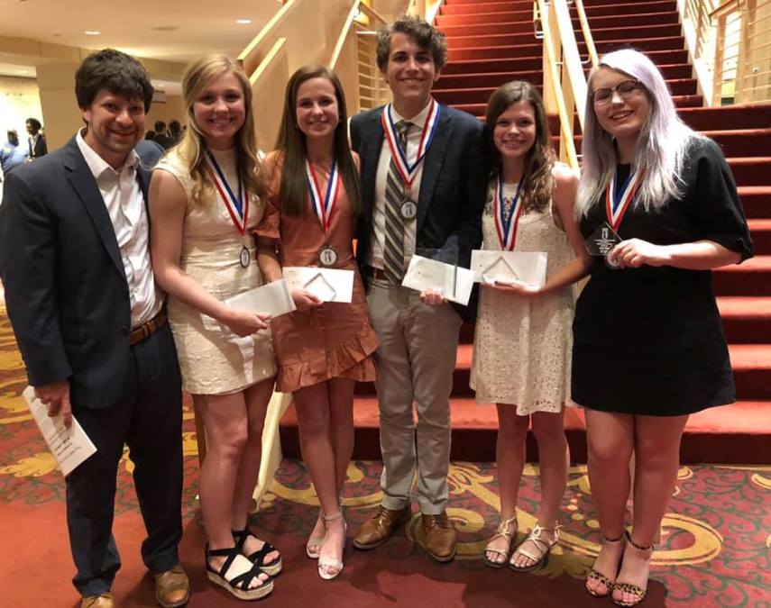 59987859_2225918160795976_747301241234653184_n